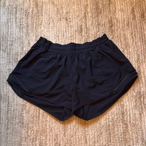 Lululemon Hotty Hot Low-Rise short 4” Navy Blue